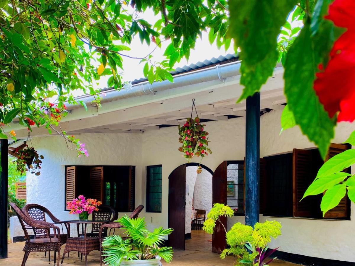 Tradewinds Lodge Diani Beach Bagian luar foto