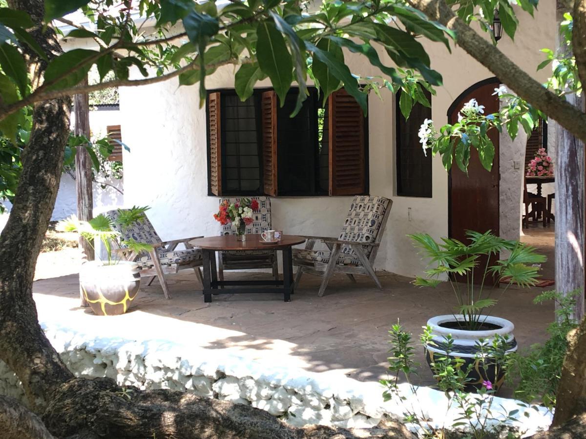 Tradewinds Lodge Diani Beach Bagian luar foto