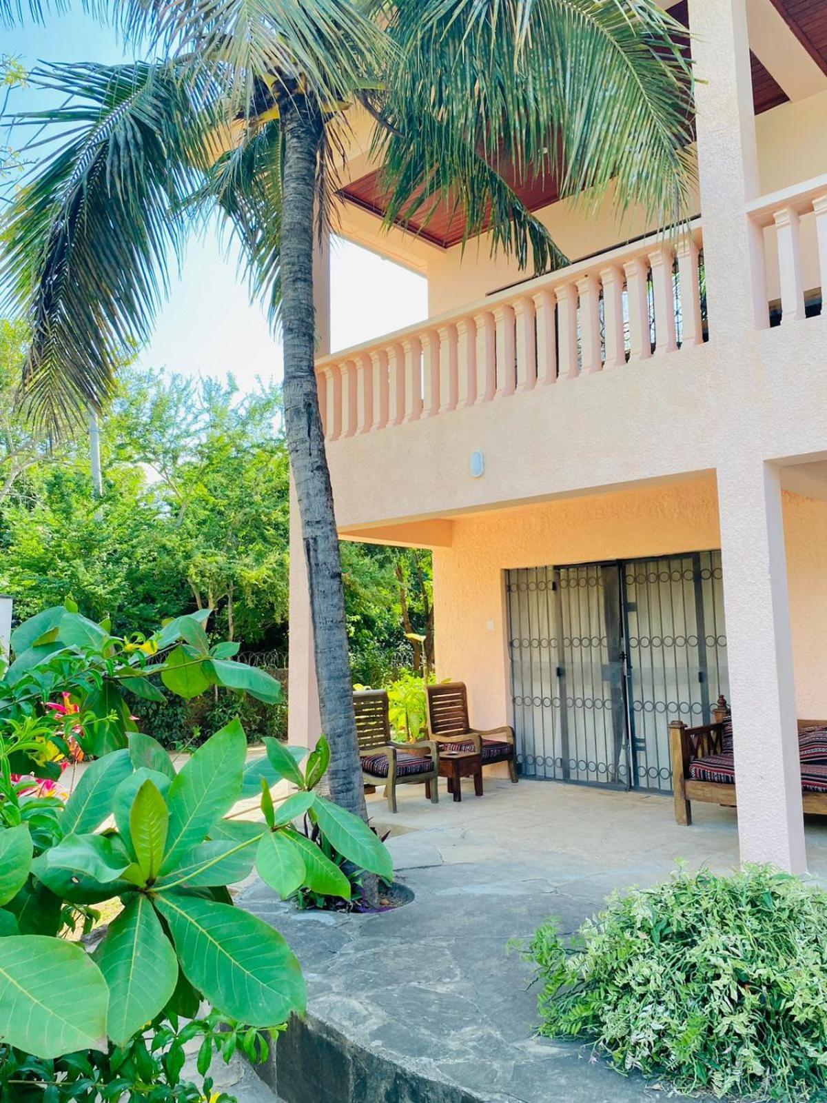 Tradewinds Lodge Diani Beach Bagian luar foto